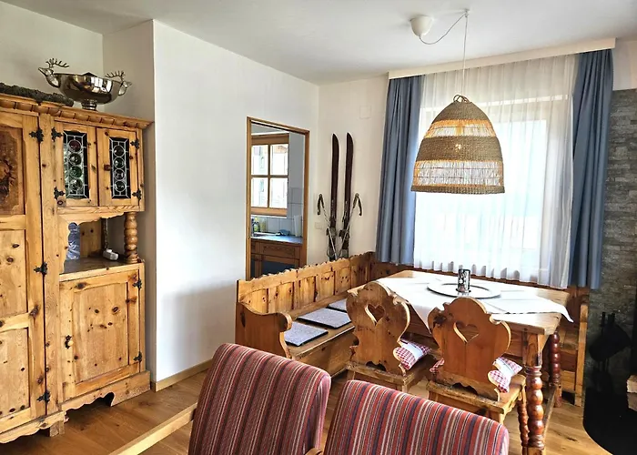 Deluxe Panorama Apartment-maibrunn-alm شقة *